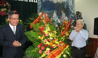 Pengurus Besar Front Tanah Air Vietnam mengunjungi Perhimpunan Protestan Vietnam